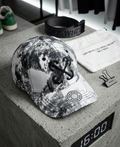 Gorra Urbana Negra y Blanca - Edición Premium